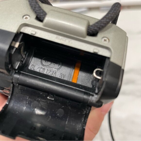 Canon sureshot film camera - Picture 5 of 5